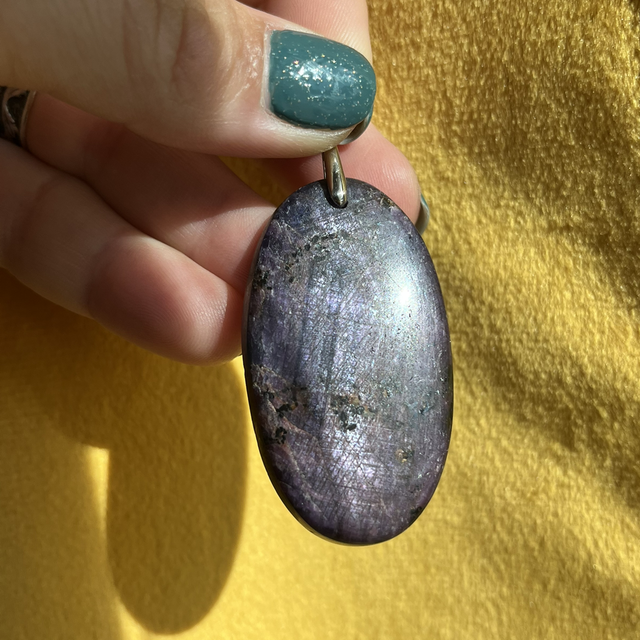 Pendentif en Rubis (corindon) et bélière argent