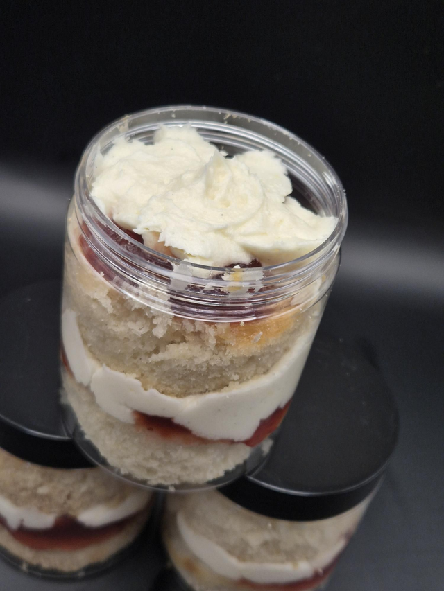 Vanilla and strawberry cake jar