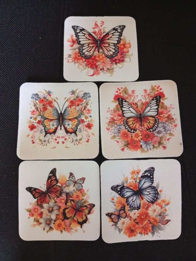 Set de 5 dessous de verre sublimés – Motif papillon fleuri 