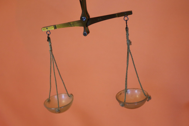 Feinwaage mit Feingewichten