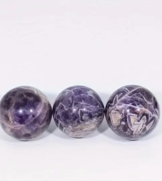 Amethyst Kugel ca. 5cm Durchmesser Unikat