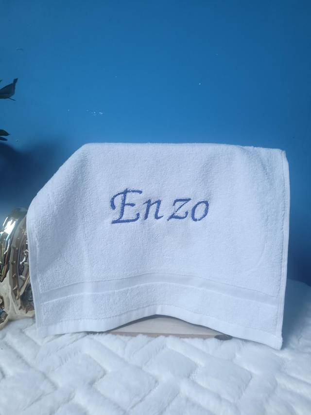 Serviette brodée Enzo