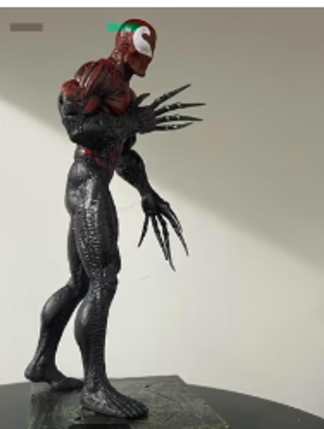 Venom collectors figuur infected Spiderman (26cm)