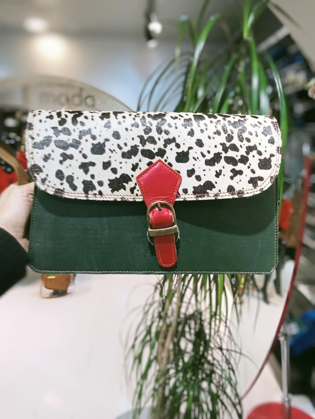 Mala em pele colorida 