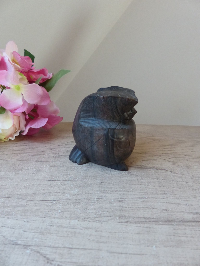 Figurine Vintage Chouette / Hibou Sculptée à la Main – Bois Dur et Plein – Décoration Bureau ou Collection – Artisanat Asiatique