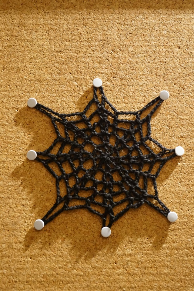 Spinnennetz Dekoration schwarz klein