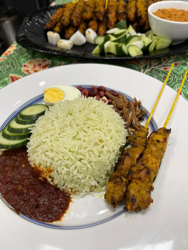 Nasi Lemak Pandan Basmati with 2 sticks chicken satay - (for Saturday takeaway - pick up directly from Unit 21, Bicester Business Park)