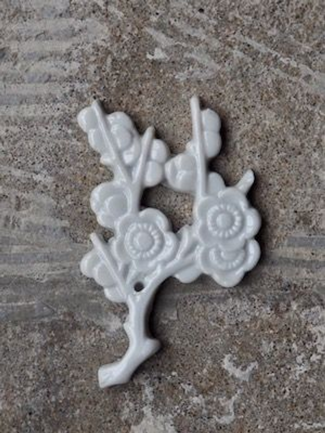 Kutani Incense Holder UME