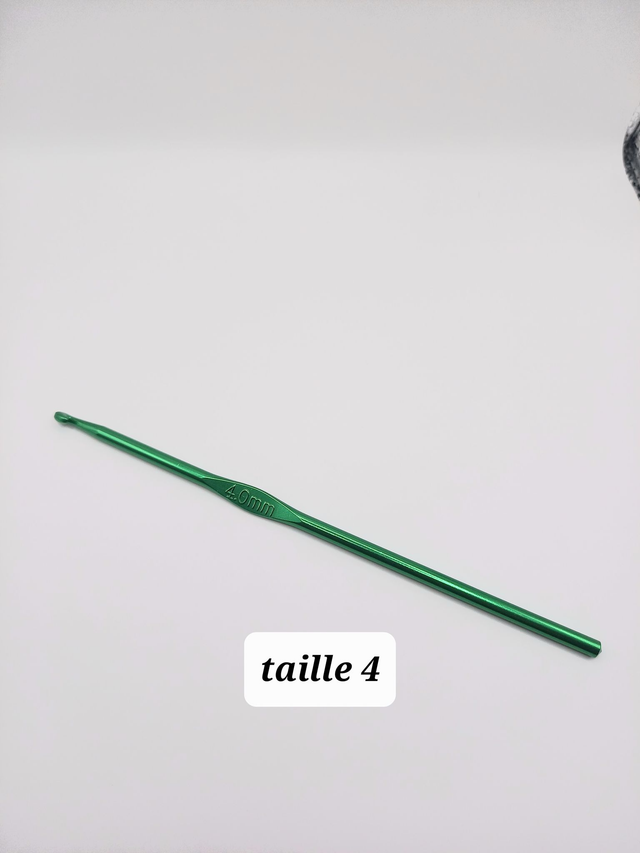 Crochet taille 04