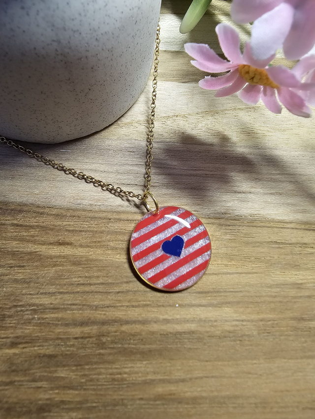 collier -"Un Cœur à la Mer" — L'élégance au rythme des vagues-rouge coeur bleu or