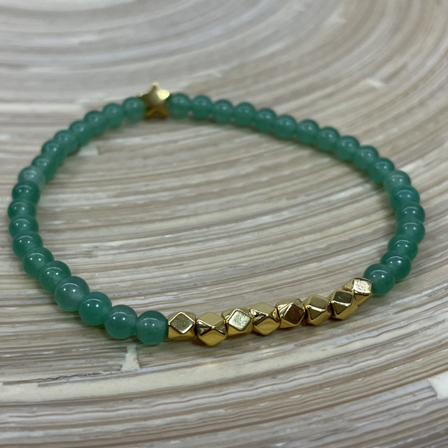 Green Aventurine Signature Stretch Bracelet Gold