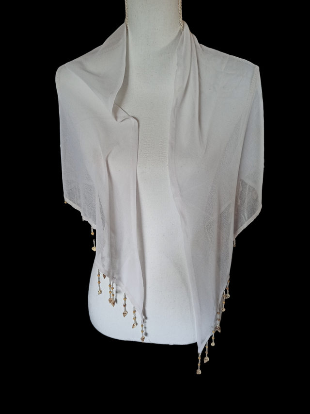 Châle blanc coquillages