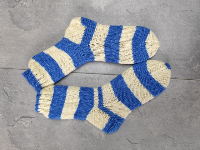 Handgestrickte Socken Größe 30/31