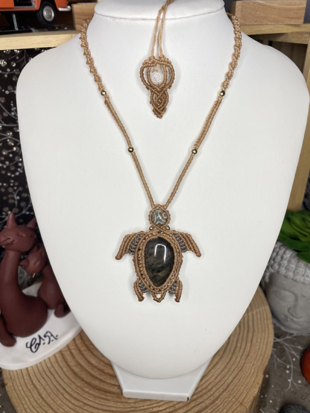 Collier Tortue Obsidienne dorée