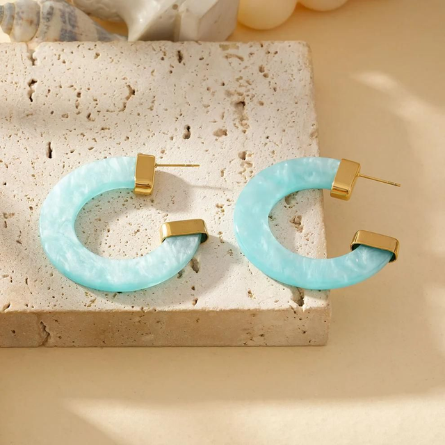 Boucles d'Oreilles Créoles Dorées Résine Bleue