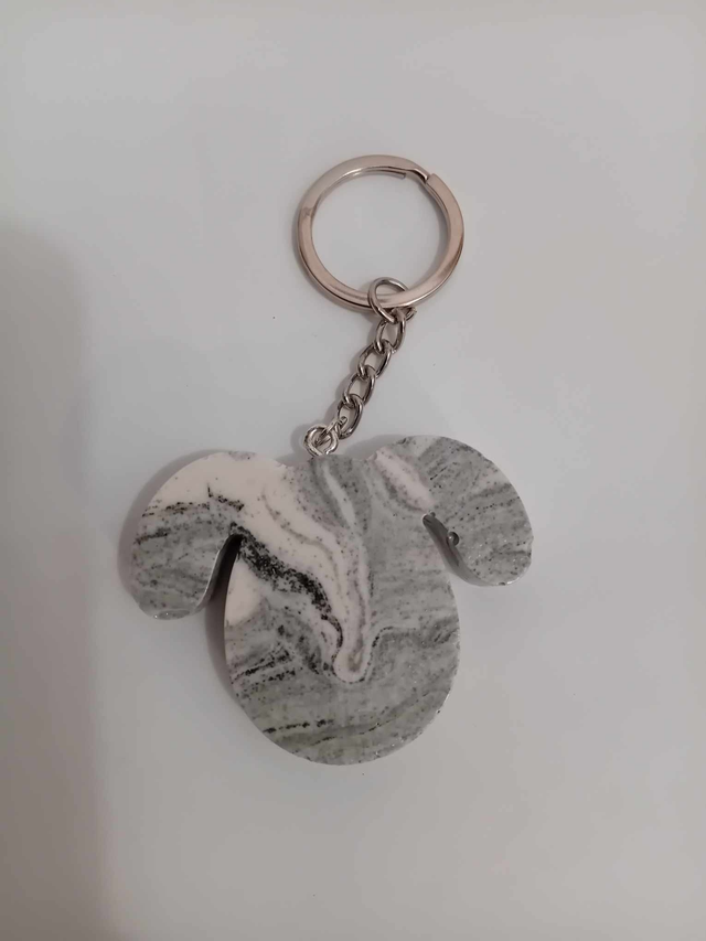 porte clef chien en jesmonite 
