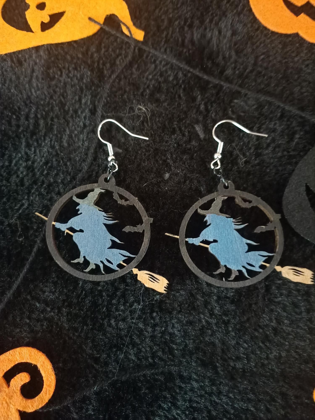 Boucles d&#039;oreilles sorcières