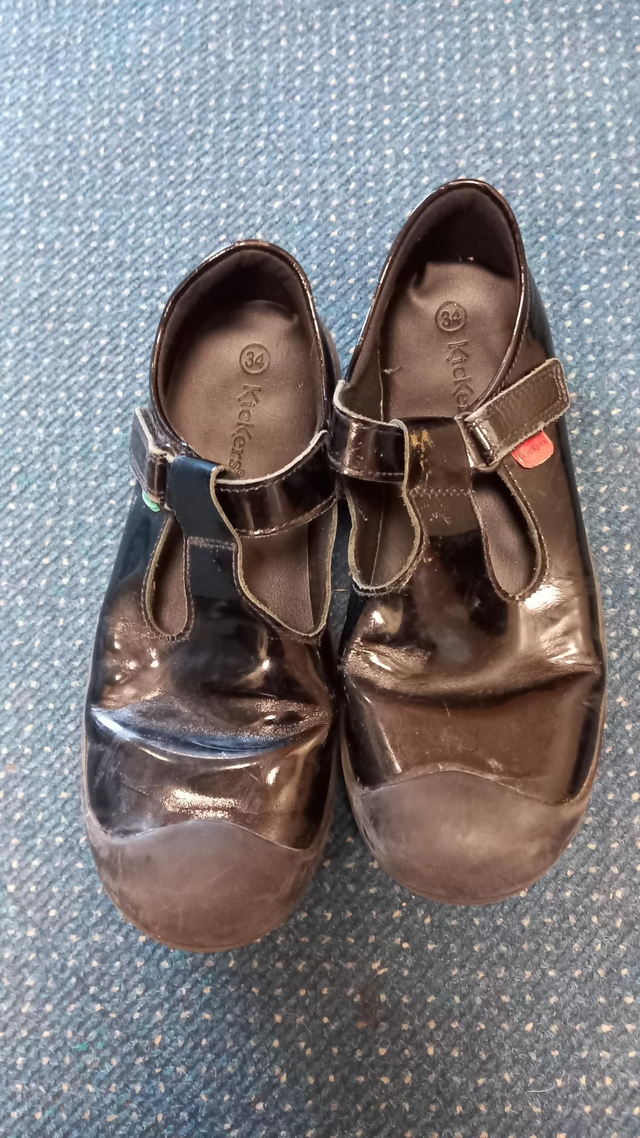 Shoes - girls - size 2