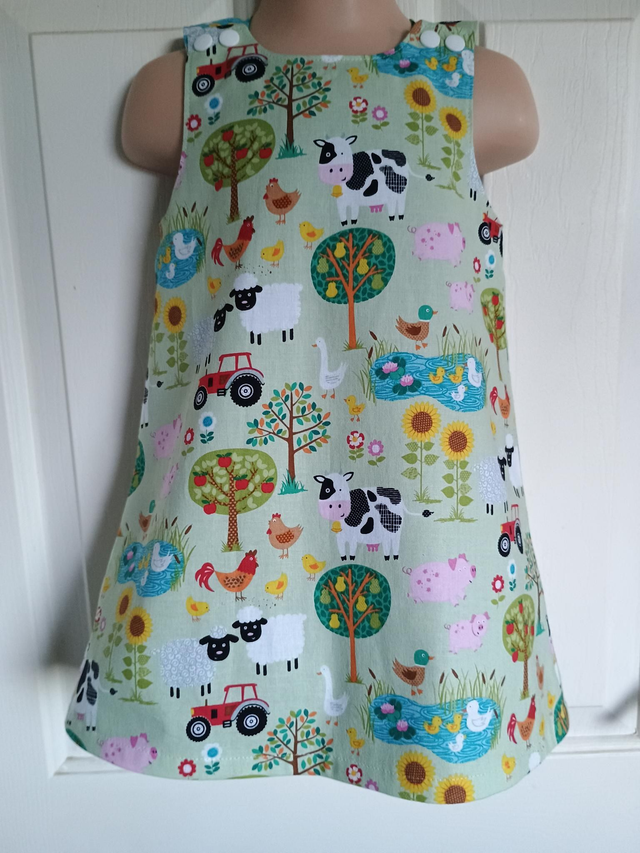 Dress - 18 mth (86 cm).   Jolly farm