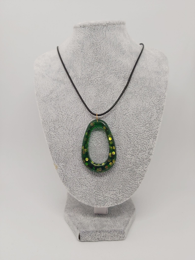Collier Aveline
