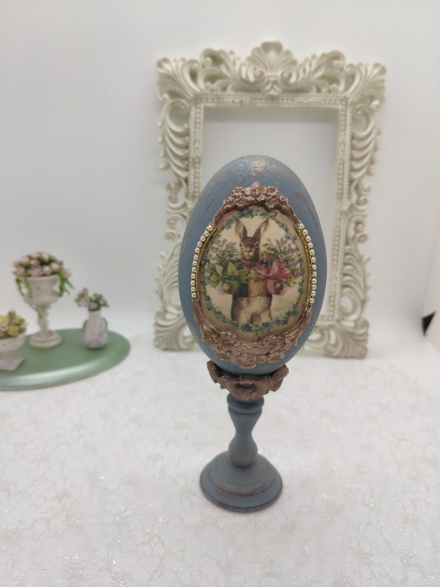 Blue bunny print on a Goose egg