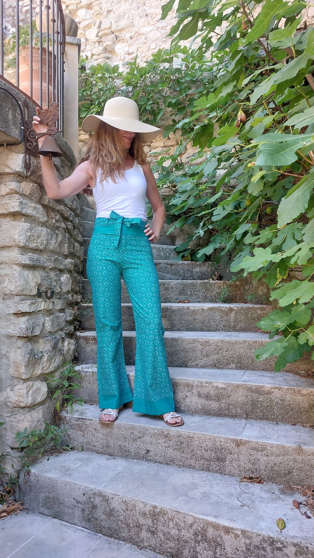 Pantalon d’été en coton léger – Taille haute, zip &amp; ceinture, légèrement évasé, coupe ajustée - Motif bleu et blanc