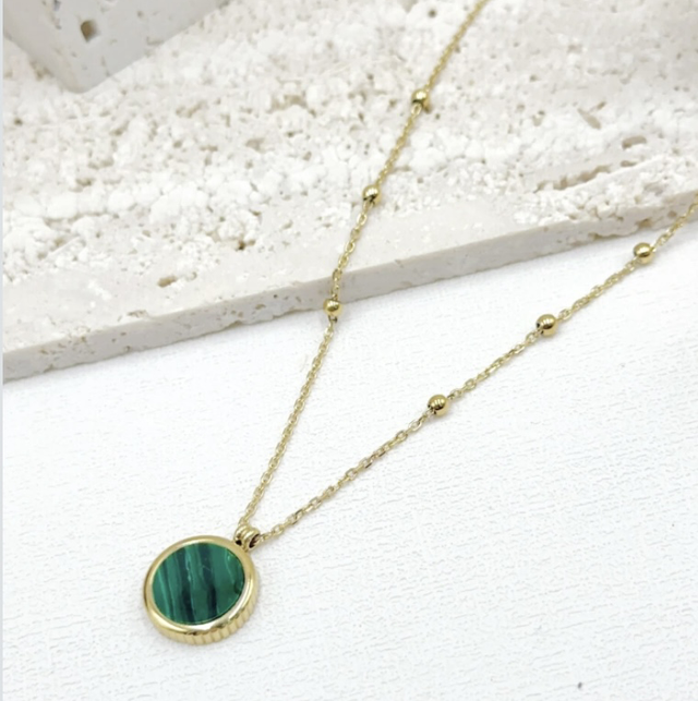 Collier perle vert