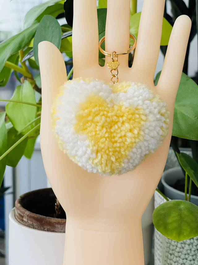 Limonade - Porte-clé pompon cœur - L 