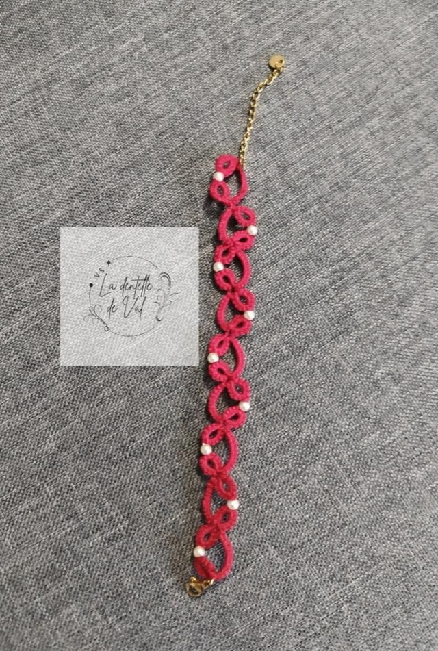 Bracelet rouge avec perles 