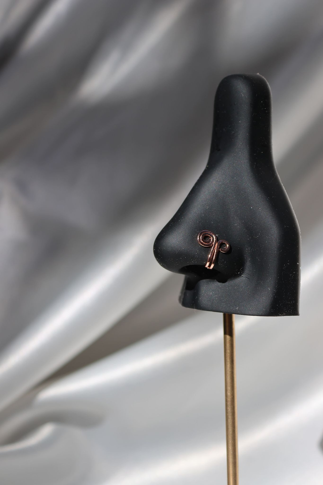Faux piercing de nez Curly rose gold