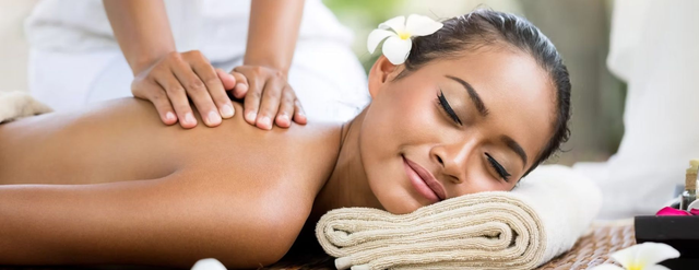 1.) Traditionelle Thai Massage  60 Minuten