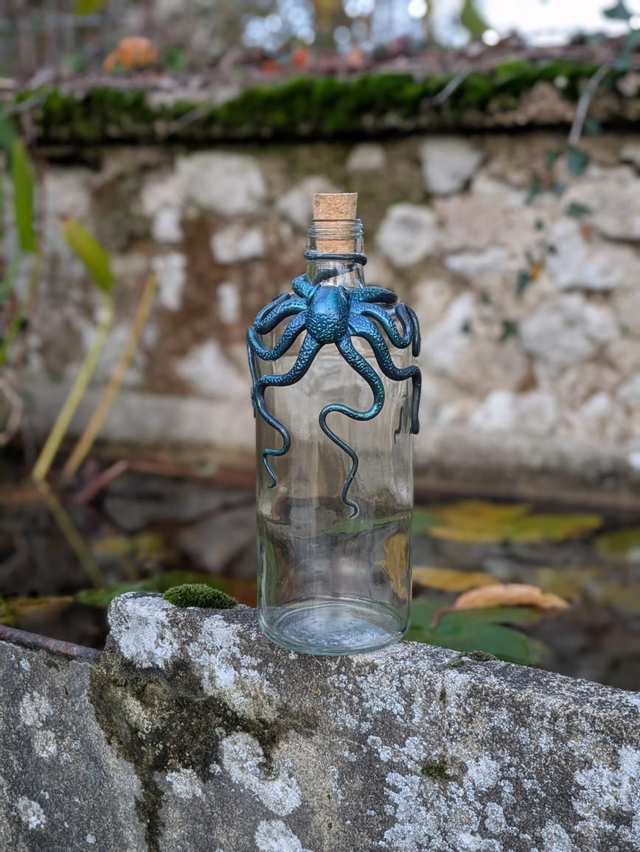 Bouteille 70cl pieuvre bleue magnifique