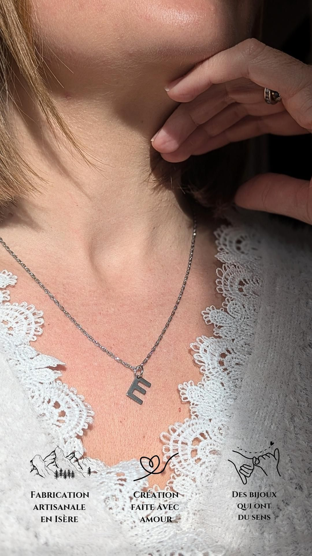 Collier Lettre argenté 