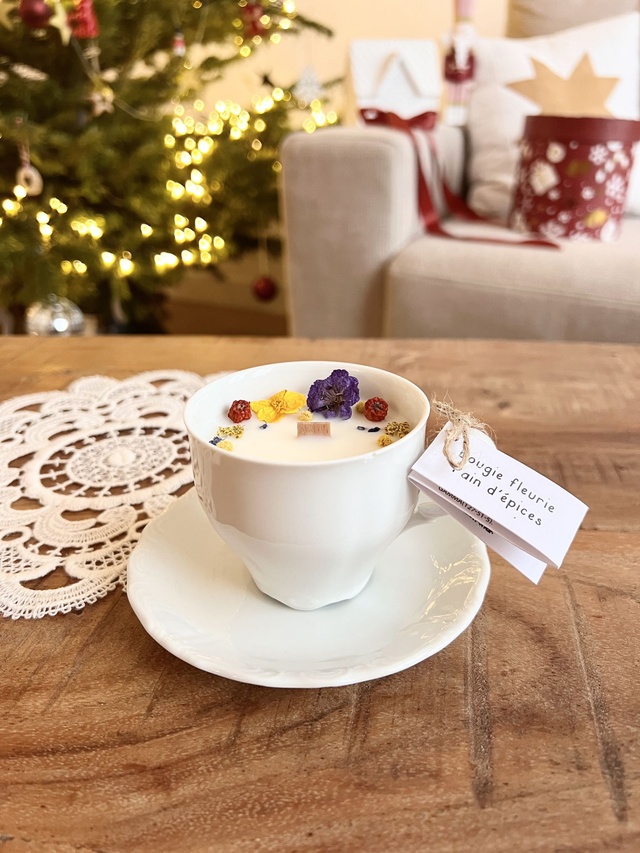 🎄 Bougie Pain d&#039;épices - tasse à café &quot;blanche&quot; avec sous-tasse