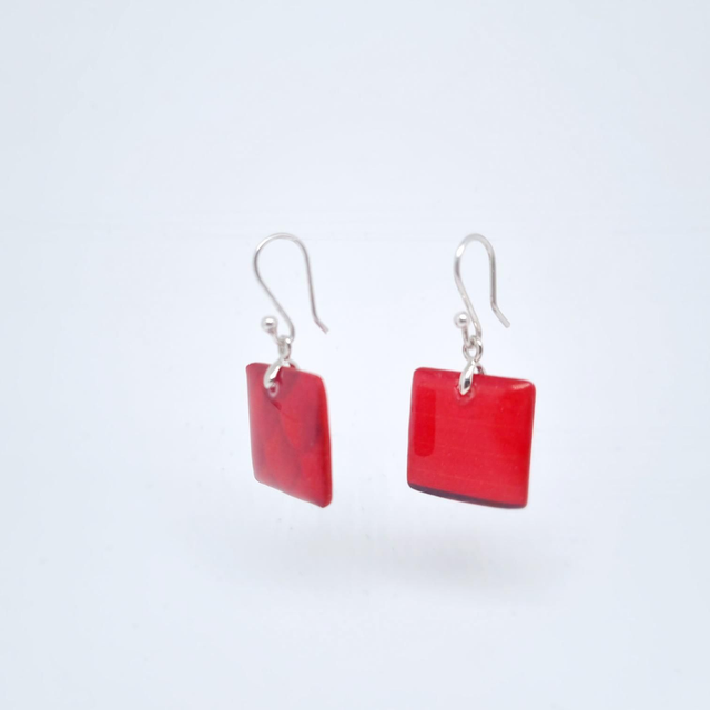 Boucles d&#039;oreilles rouge carré PM