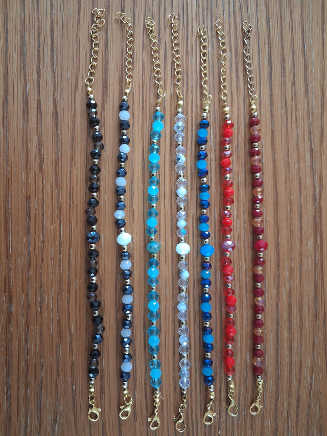 Bracelets fins en perles facettées  