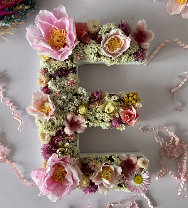 Lettre en carton fleurie Rose - Grand format