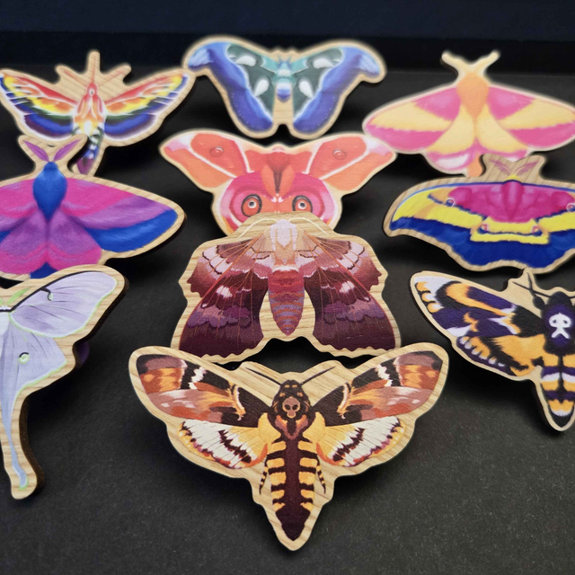 [LAST CHANCE] Small Wooden Moth Pins