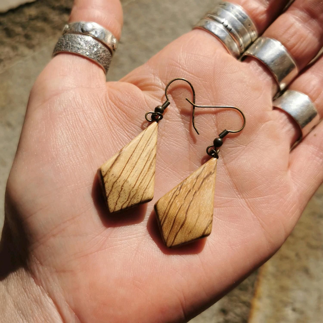 Boucles d'Oreilles en Bois de Zébrano et Laiton vieilli 