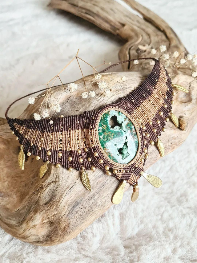 Collier elfique en micro-macramé, Malachite druze naturelle, Bijou sorcière bohème