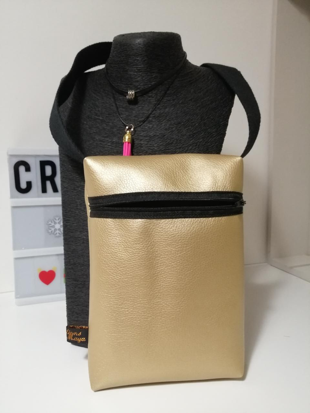 Pochette bandoulière noire en simili-cuir 