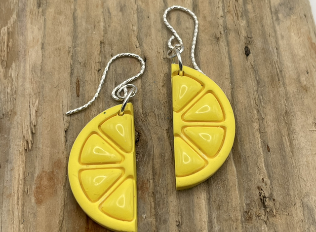 Half lemon slices on hooks 