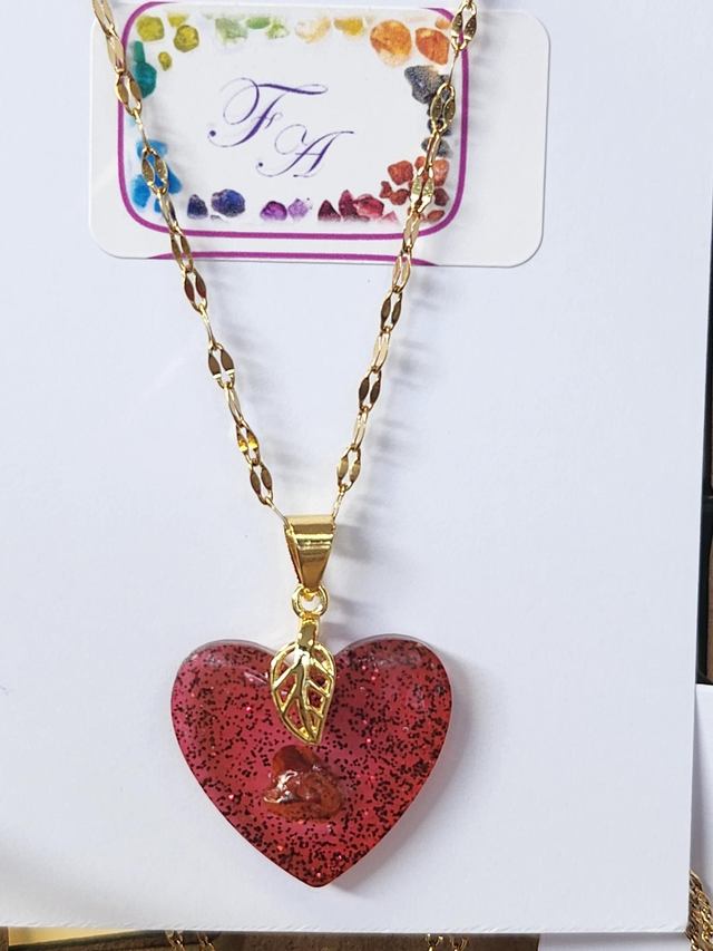 Coeur résine et cornaline 