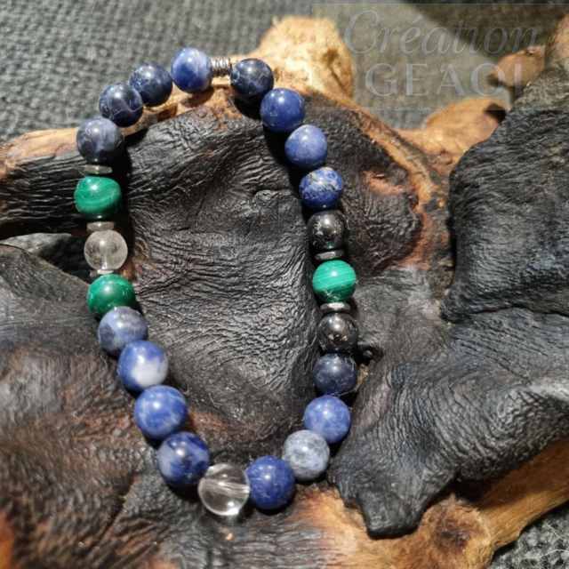 Sodalite, malachite, cristal de roche et hématite non Magnétique
