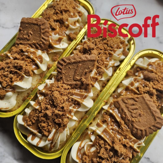 Biscoff Cake Tray