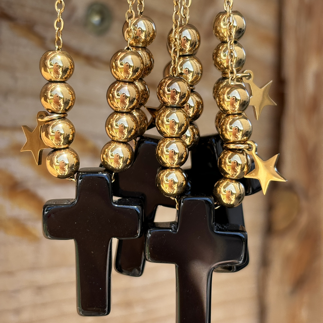 Sautoir Cross en pierre naturelle onyx