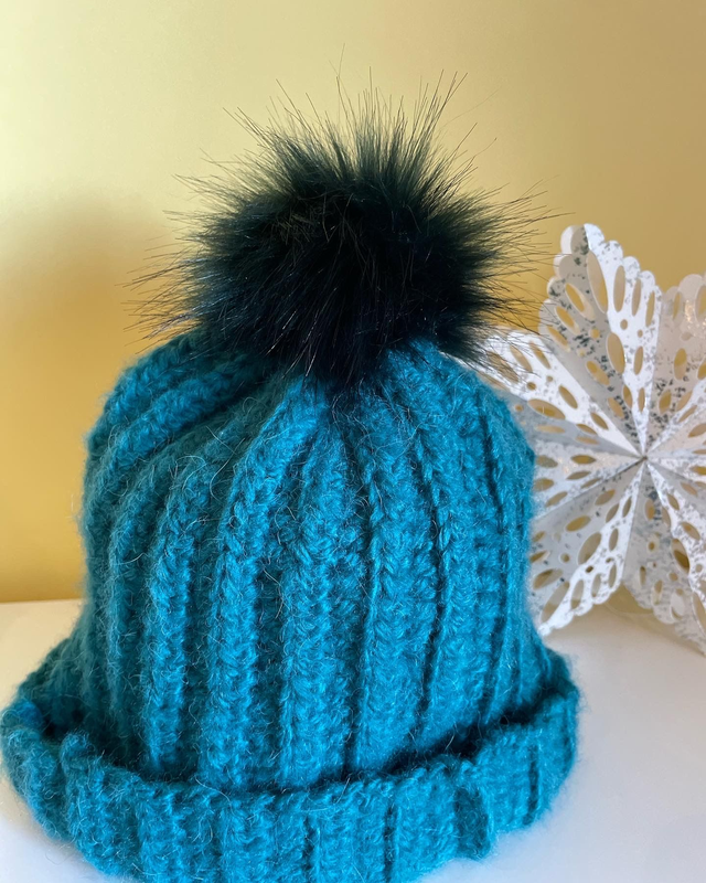 Hat (super-fluff yarn, lightweight ribbed stitch)