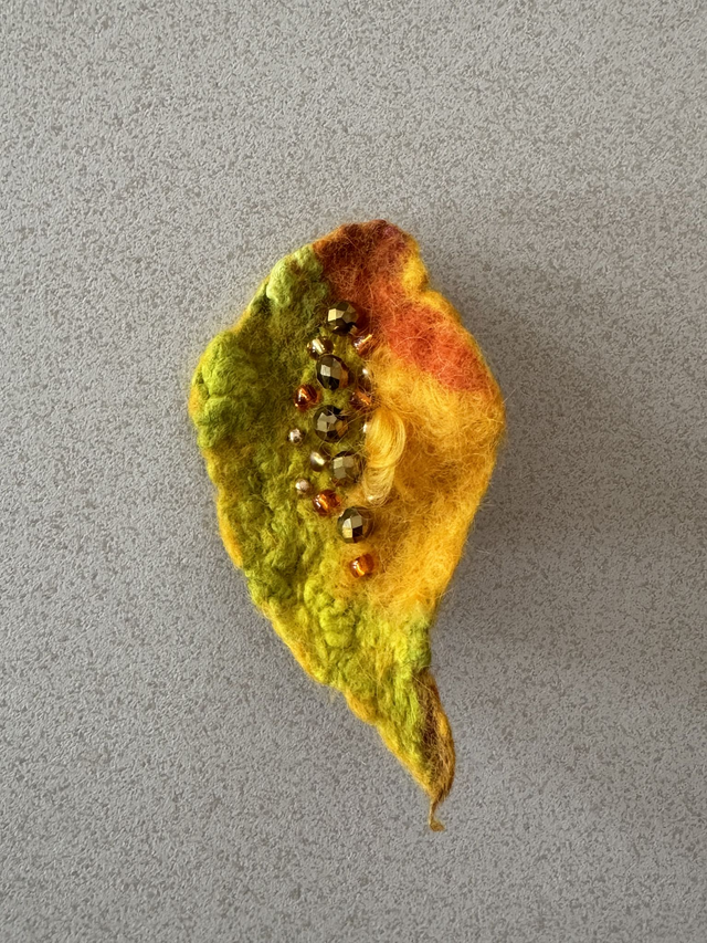 Fall in Love – Filzbrosche in leuchtenden Herbstfarben