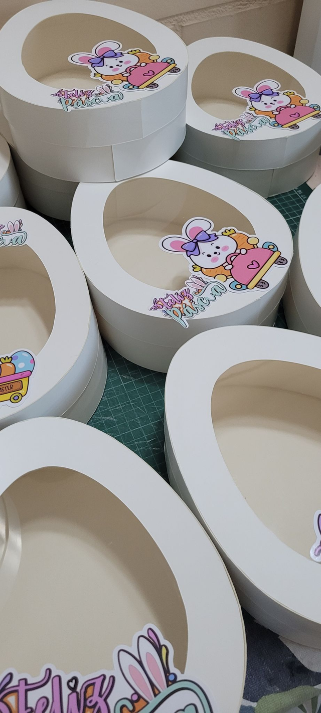 CAJA HUEVO PASCUA VISOR Y DISEÑO EN FRENTE