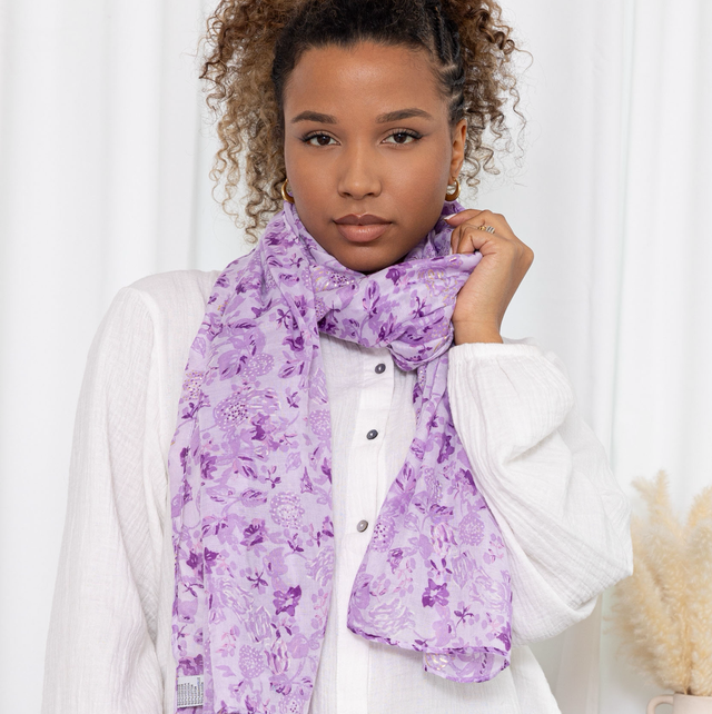 Foulard imprimé fleurs avec dorure